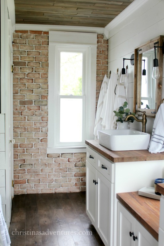 Bathroom makeovers can be daunting. Sometimes you just need a little bathroom renovation inspiration! These 13 amazing DIY bathrooms will get you ready to tackle your own project. 
